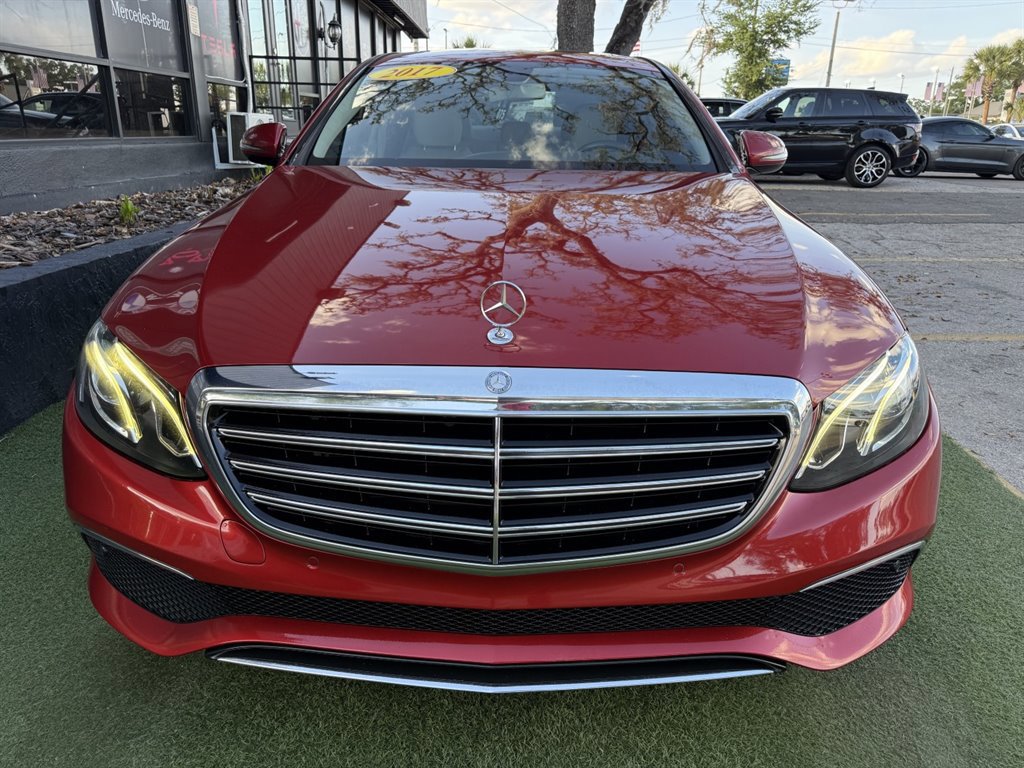 Used 2017 Mercedes-Benz E 300 4MATIC image 2