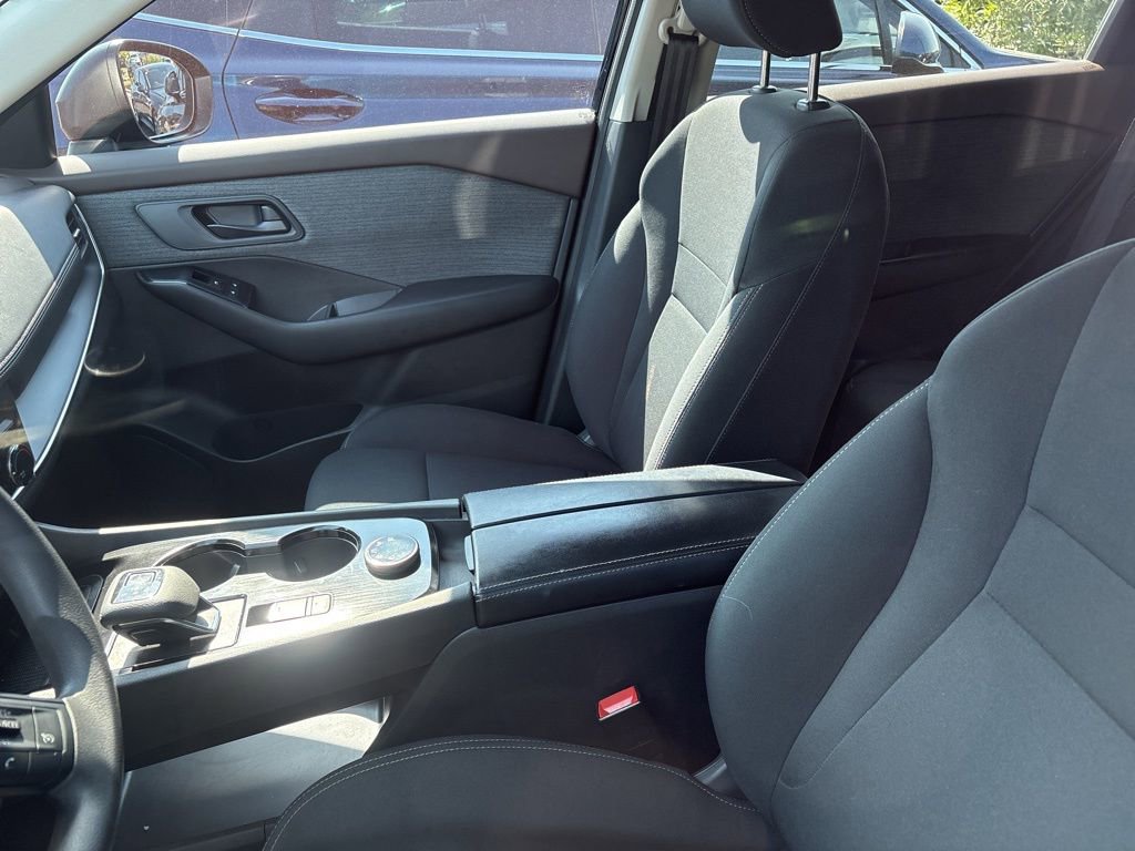 Used 2023 Nissan Rogue S AWD/4WD image 3