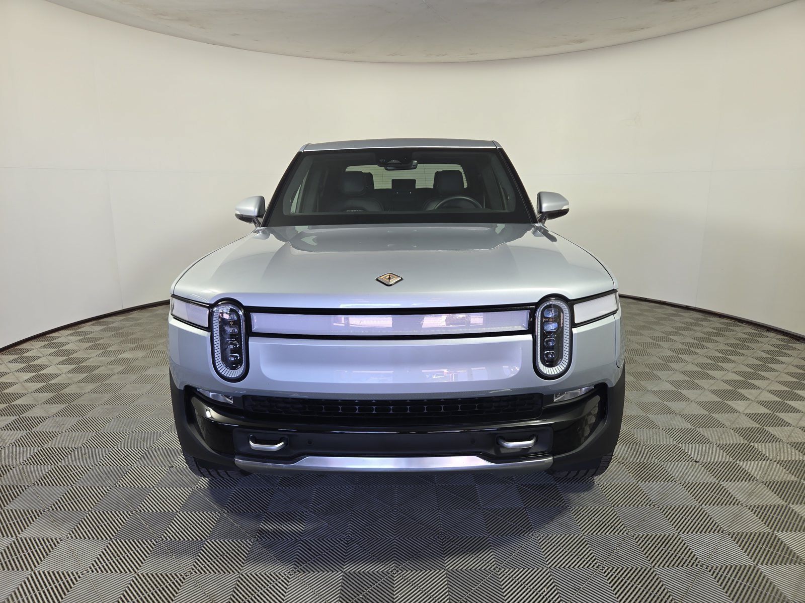Used 2024 Rivian R1T Adventure Dual AWD/4WD image 8