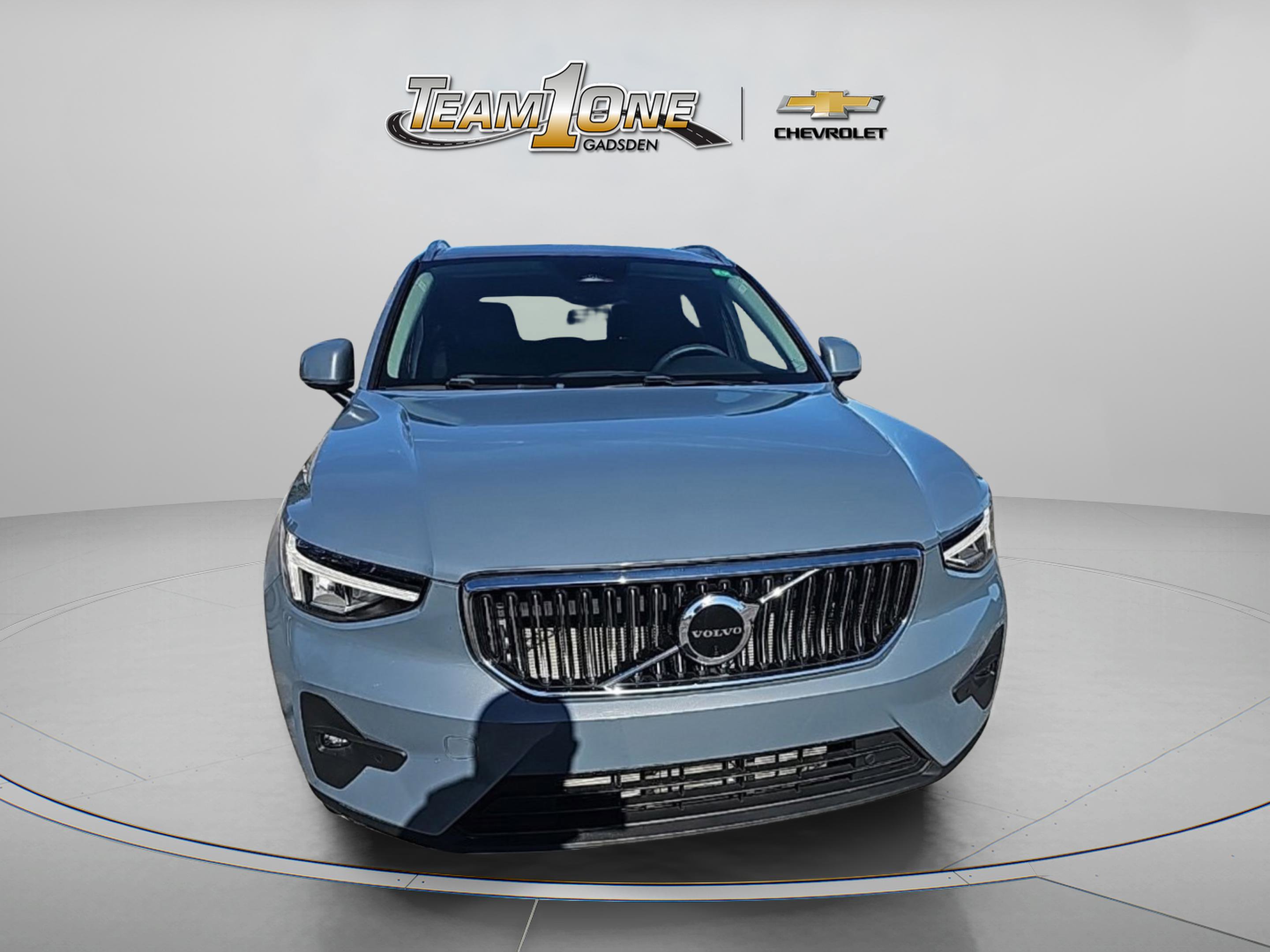 Used 2023 Volvo XC40 B5 Plus w/ Protection Package Premier image 2