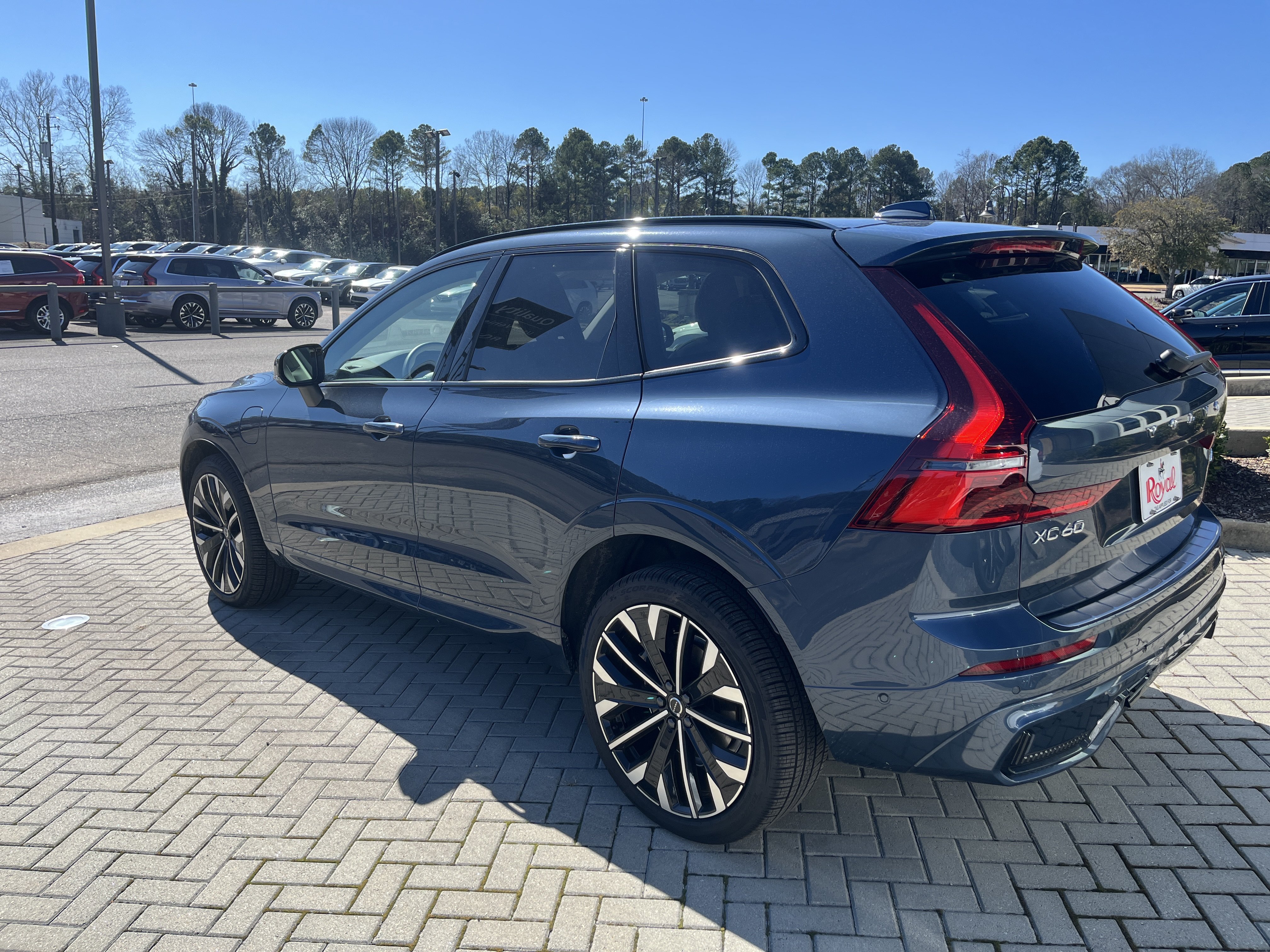 New 2026 Volvo XC60 T8 Ultra w/ Protection Package Premier AWD/4WD image 3