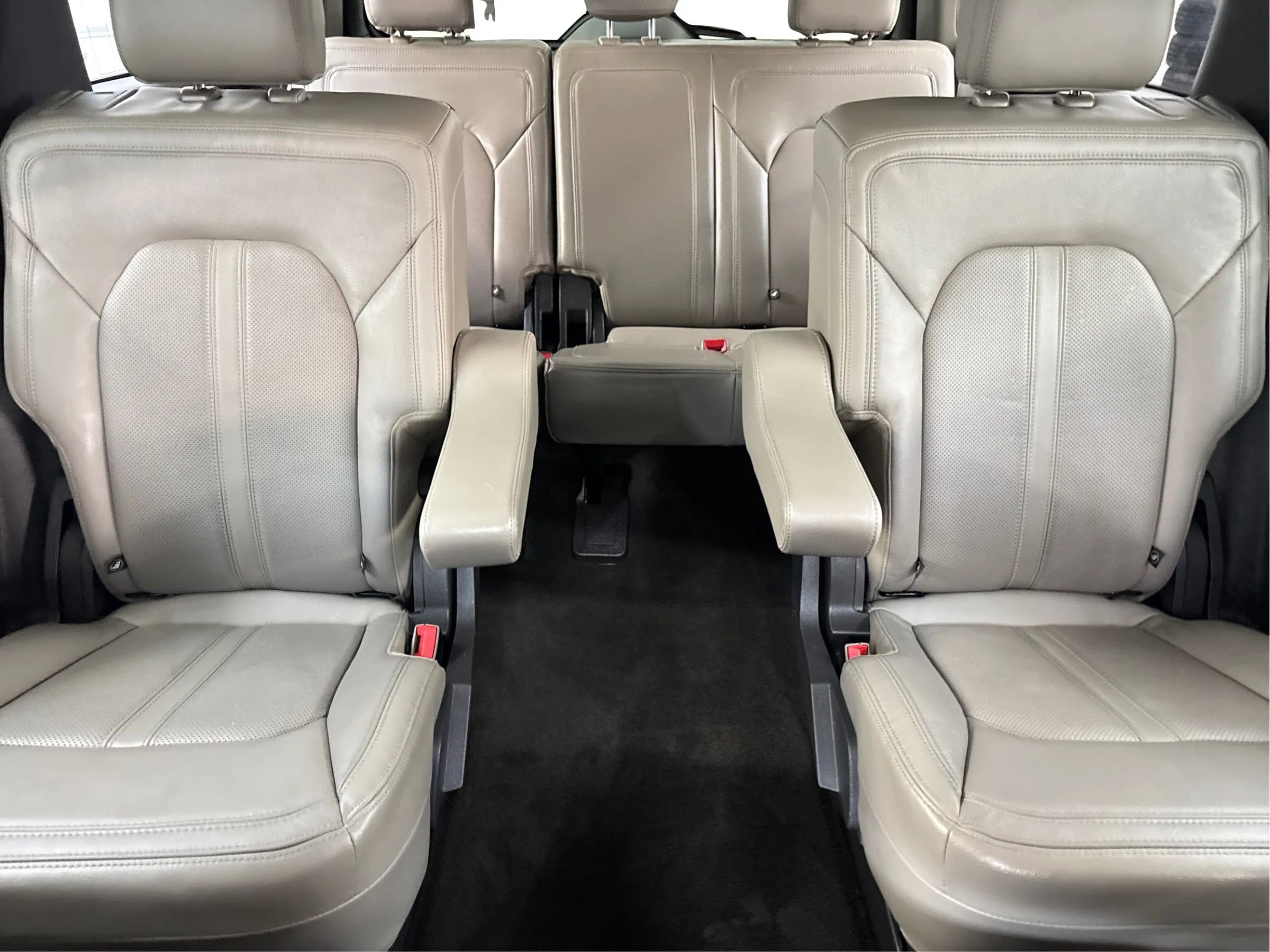 Used 2019 Ford Expedition Limited w/ Equipment Group 301A image 20