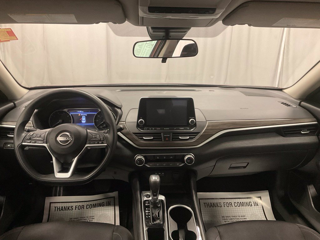 Used 2024 Nissan Altima 2.5 SV FWD image 4