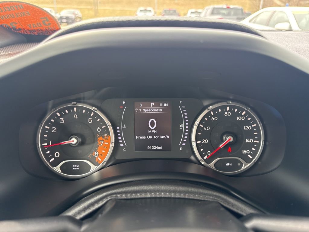 Used 2018 Jeep Renegade Latitude w/ Cold Weather Group image 15