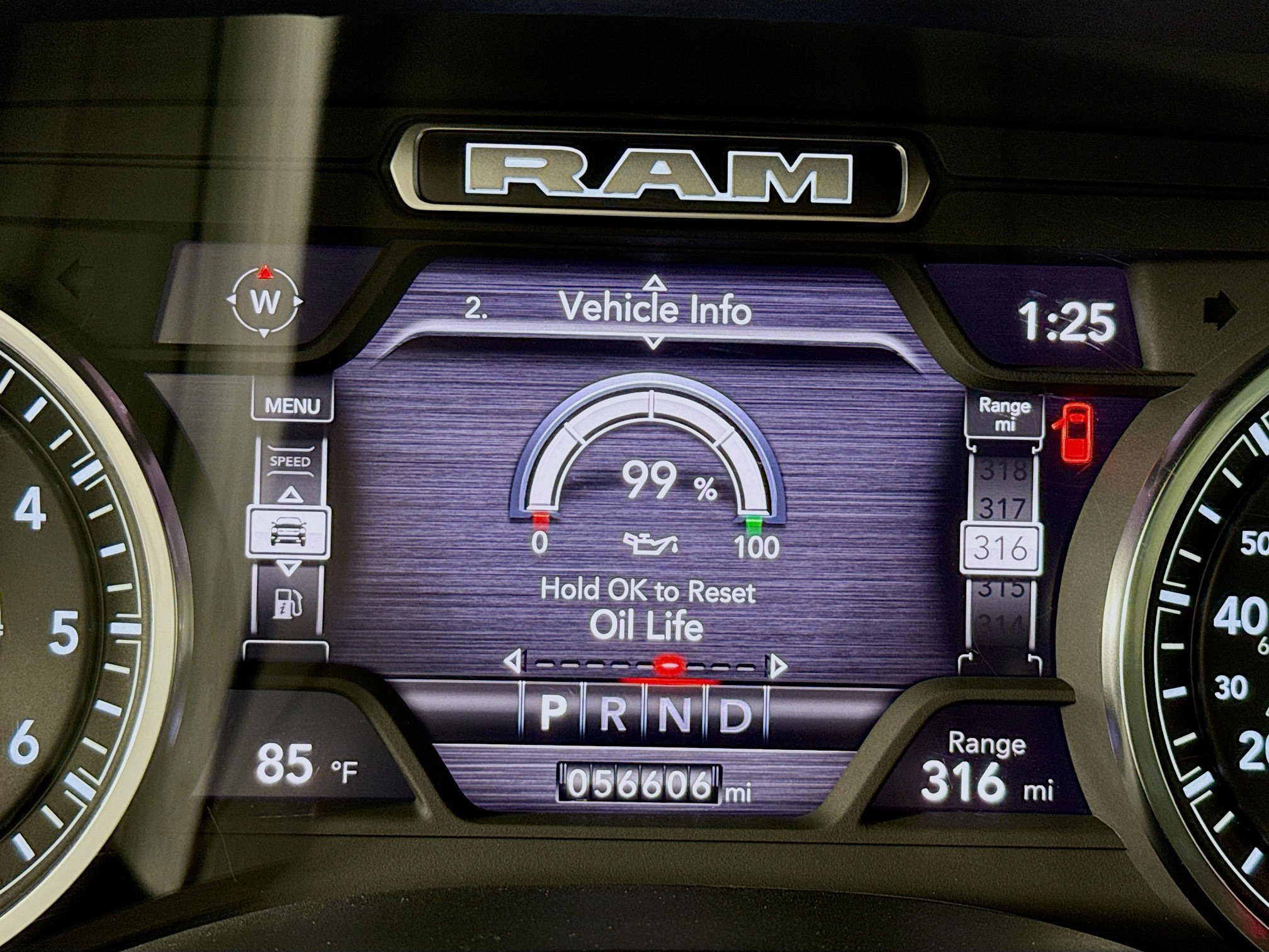 Used 2024 RAM 1500 Laramie AWD/4WD image 13