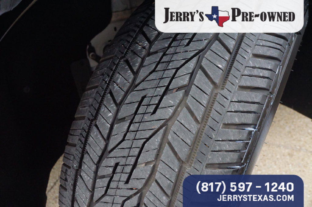 Used 2026 Chevrolet Traverse RS FWD image 8
