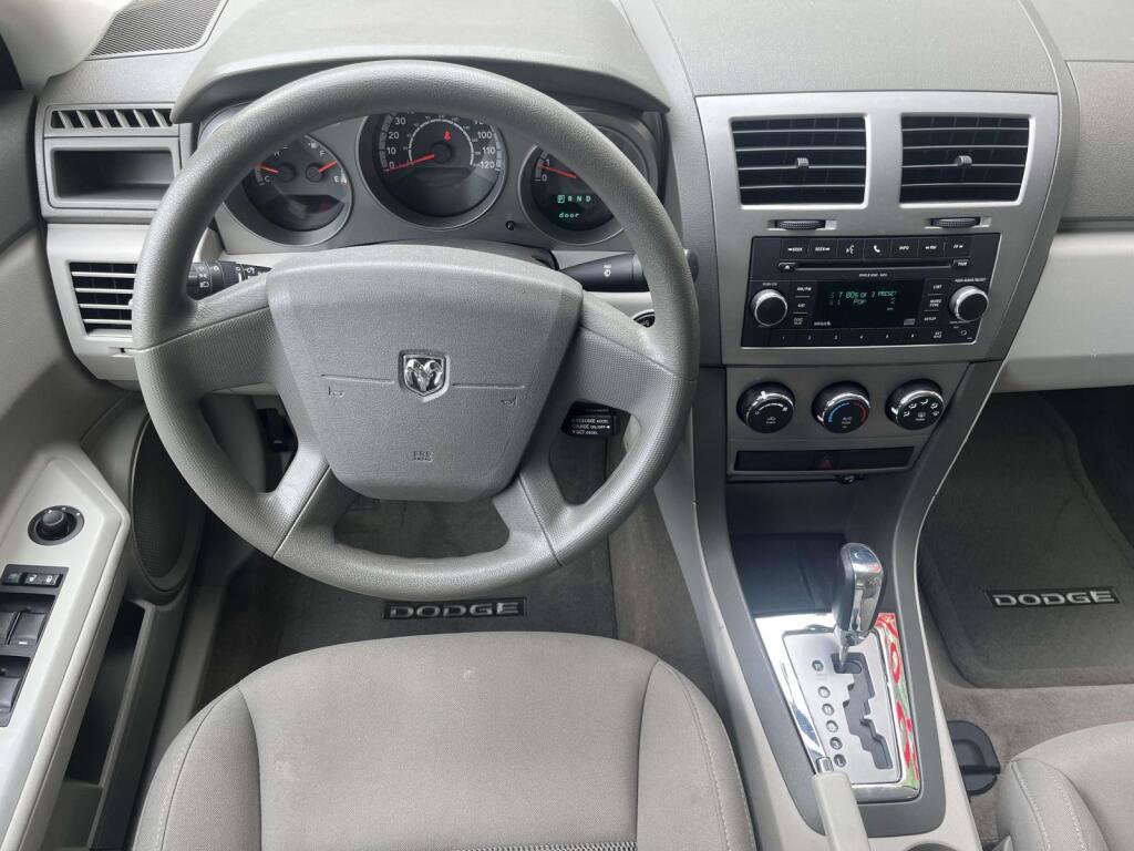 Used 2010 Dodge Avenger SXT FWD image 2