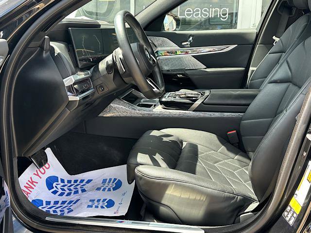 Certified 2023 BMW 760i xDrive AWD/4WD image 13