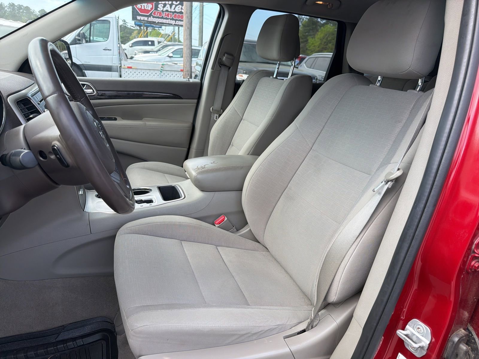 Used 2011 Jeep Grand Cherokee Laredo RWD image 7