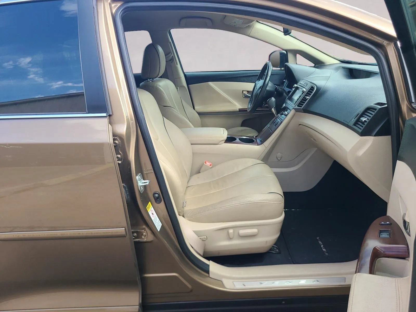 Used 2009 Toyota Venza w/ Comfort Pkg FWD image 24