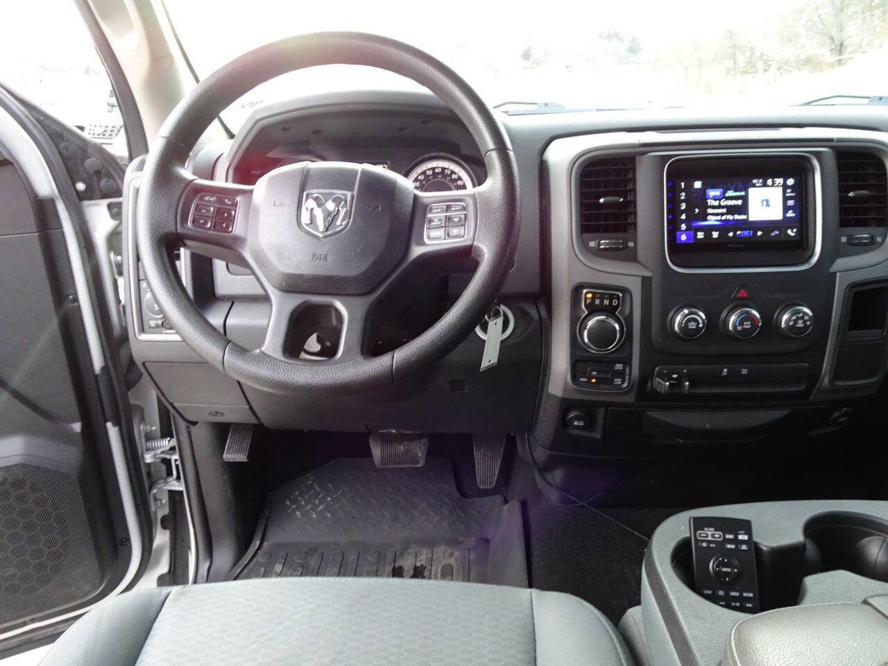 Used 2017 RAM 1500 Express image 19