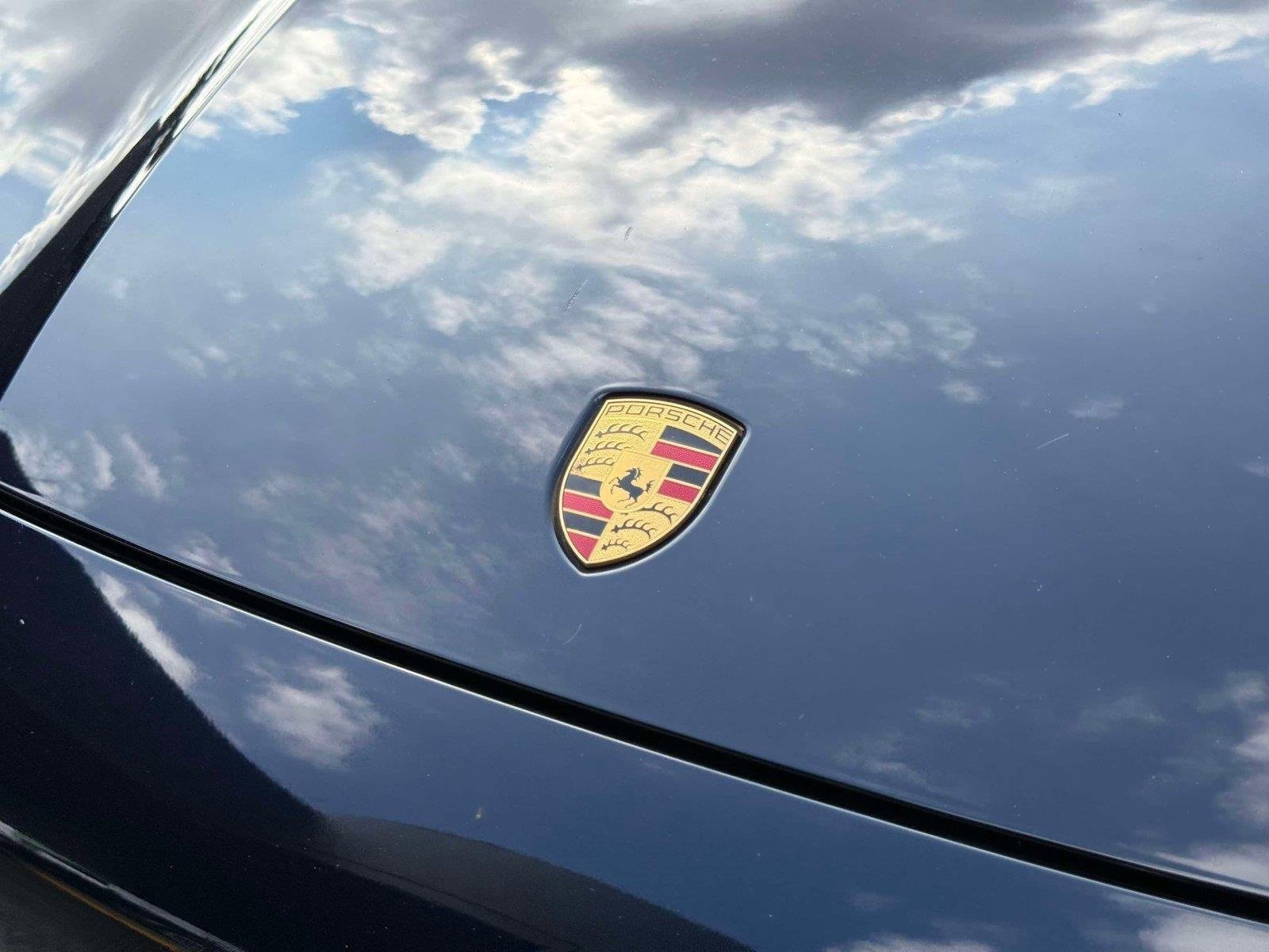 Used 2022 Porsche Cayenne w/ Premium Package image 63