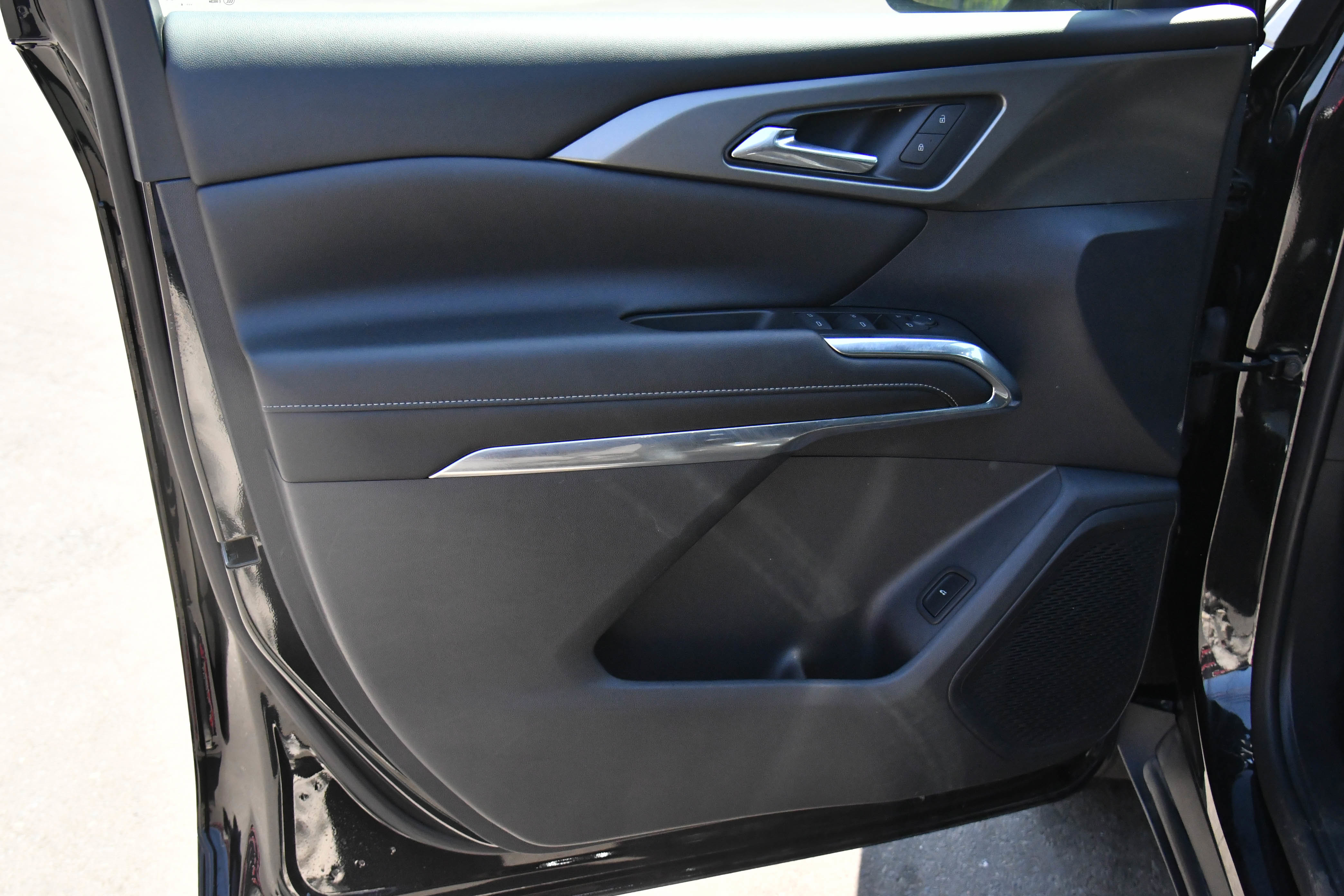 Used 2024 Chevrolet Traverse LT image 14