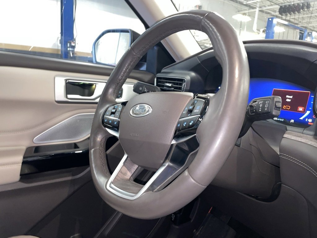Used 2022 Ford Explorer Platinum w/ Equipment Group 601A image 30