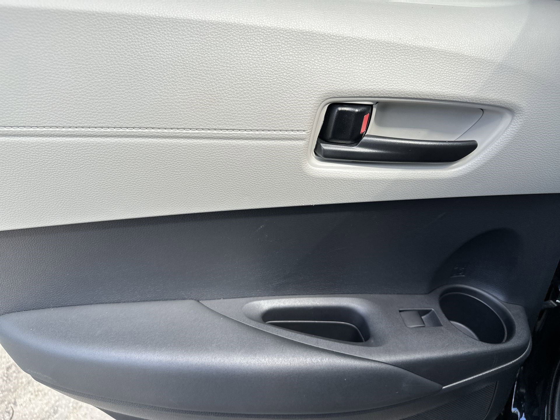 Used 2024 Toyota Corolla Cross L image 27