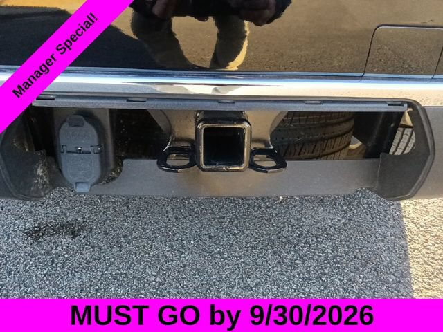 Used 2024 Chevrolet Suburban Premier RWD image 31