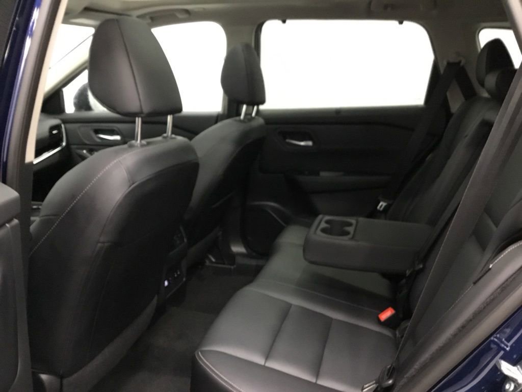 Used 2024 Nissan Rogue SL w/ SL Premium Package image 12