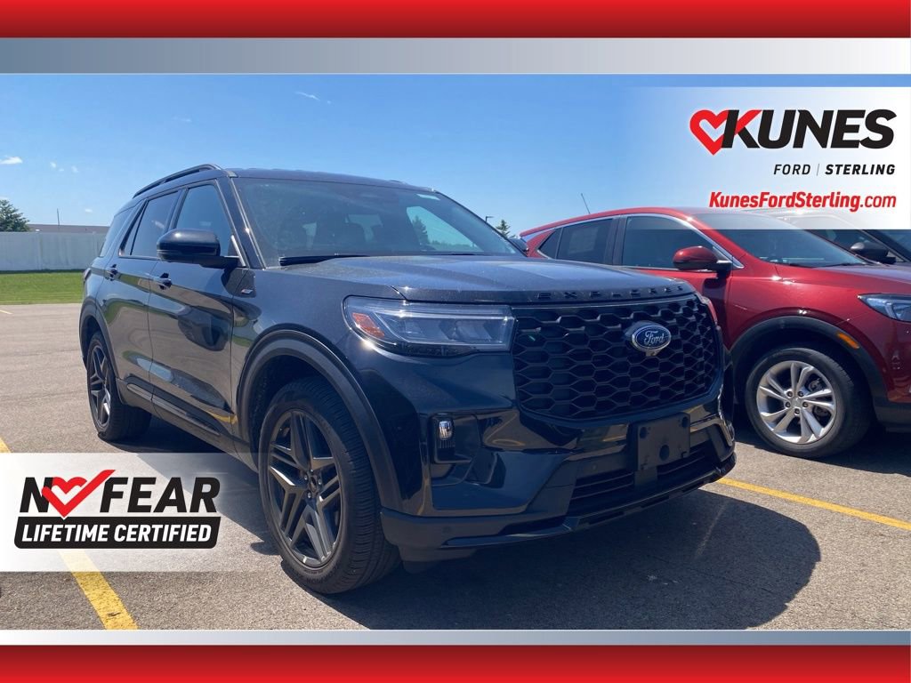 Used 2025 Ford Explorer ST-Line w/ ST-Line Street Pack AWD/4WD image 1