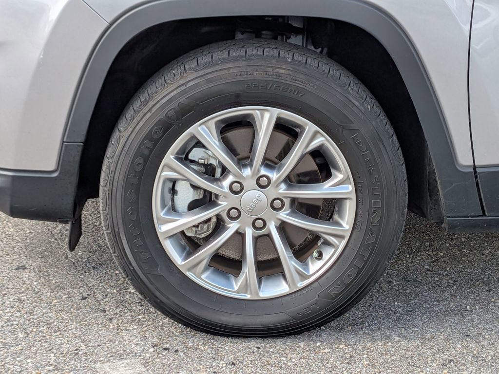 Used 2022 Jeep Cherokee Latitude Lux AWD/4WD image 11
