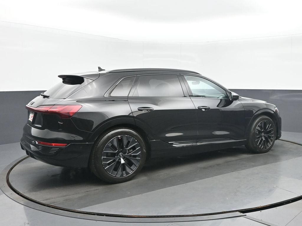 Used 2024 Audi Q8 e-tron Prestige w/ Prestige Package AWD/4WD image 3