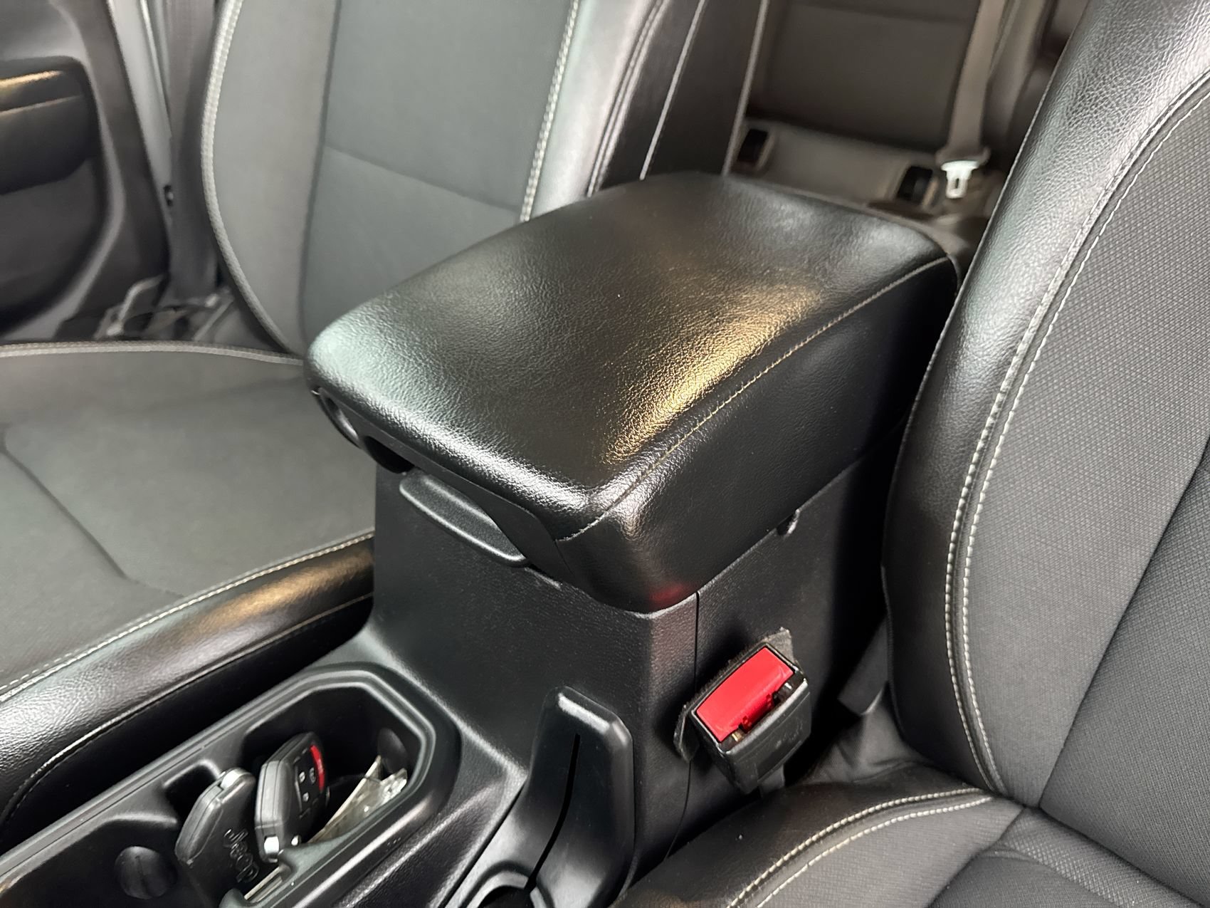 Used 2021 Jeep Gladiator Sport AWD/4WD image 19