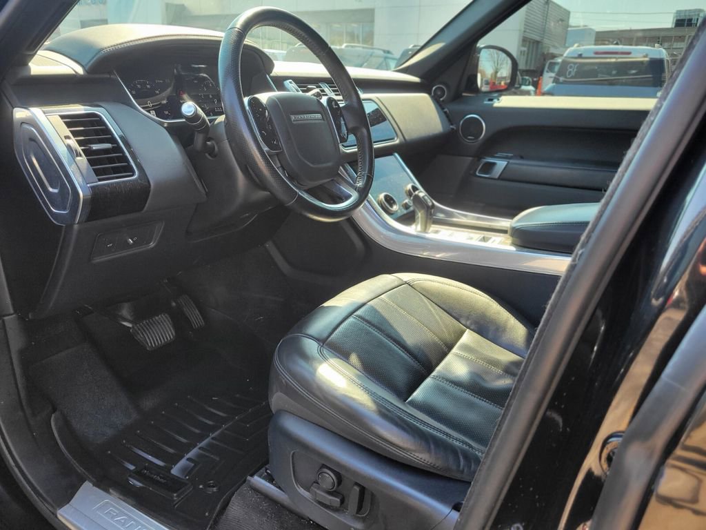 Used 2020 Land Rover Range Rover Sport HSE image 16