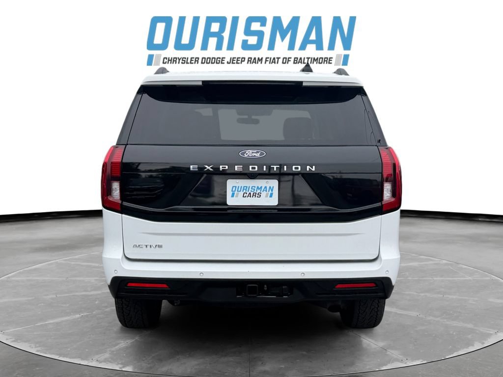 Used 2025 Ford Expedition Active AWD/4WD image 5