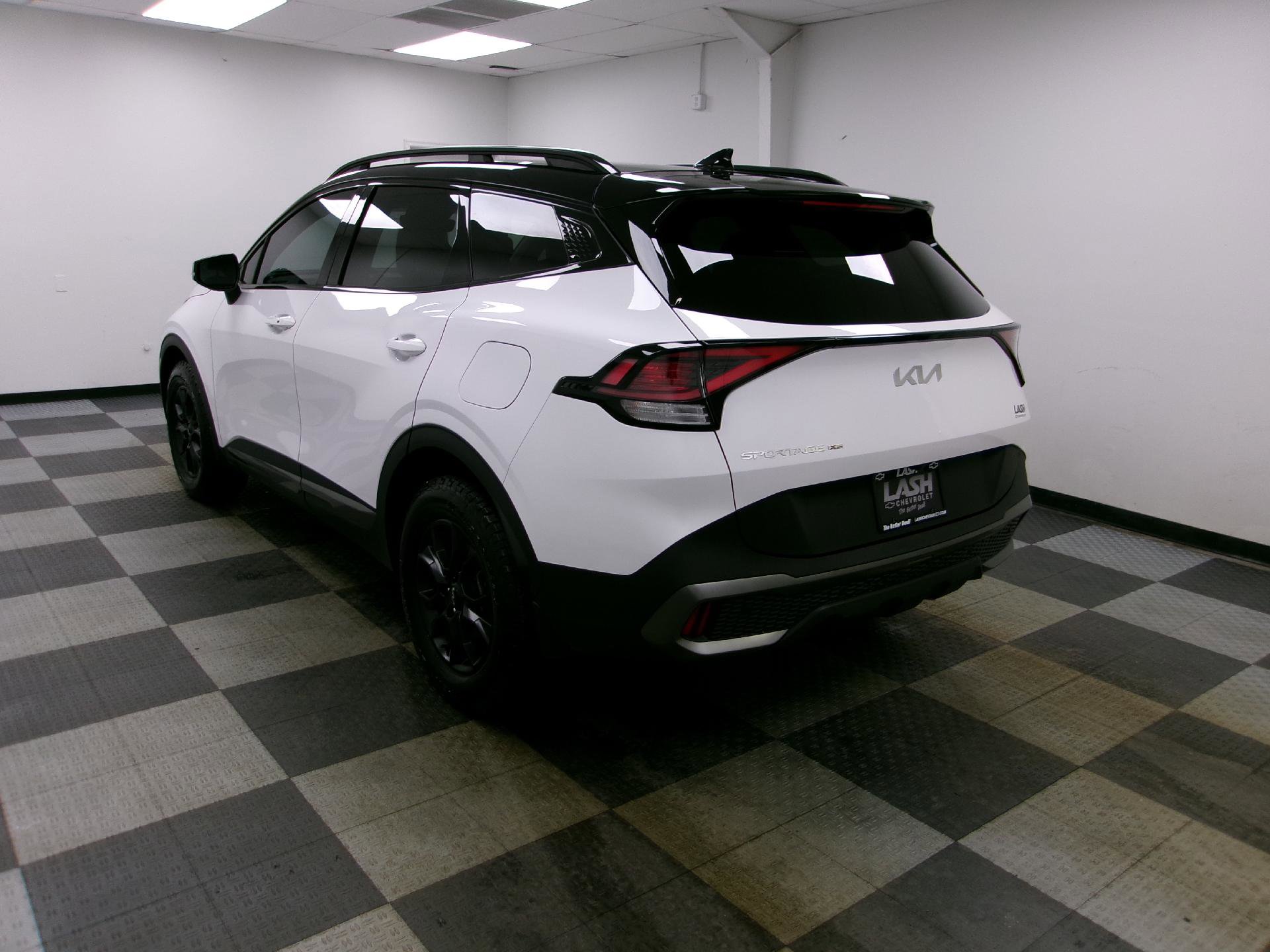 Used 2024 Kia Sportage X-Pro image 2