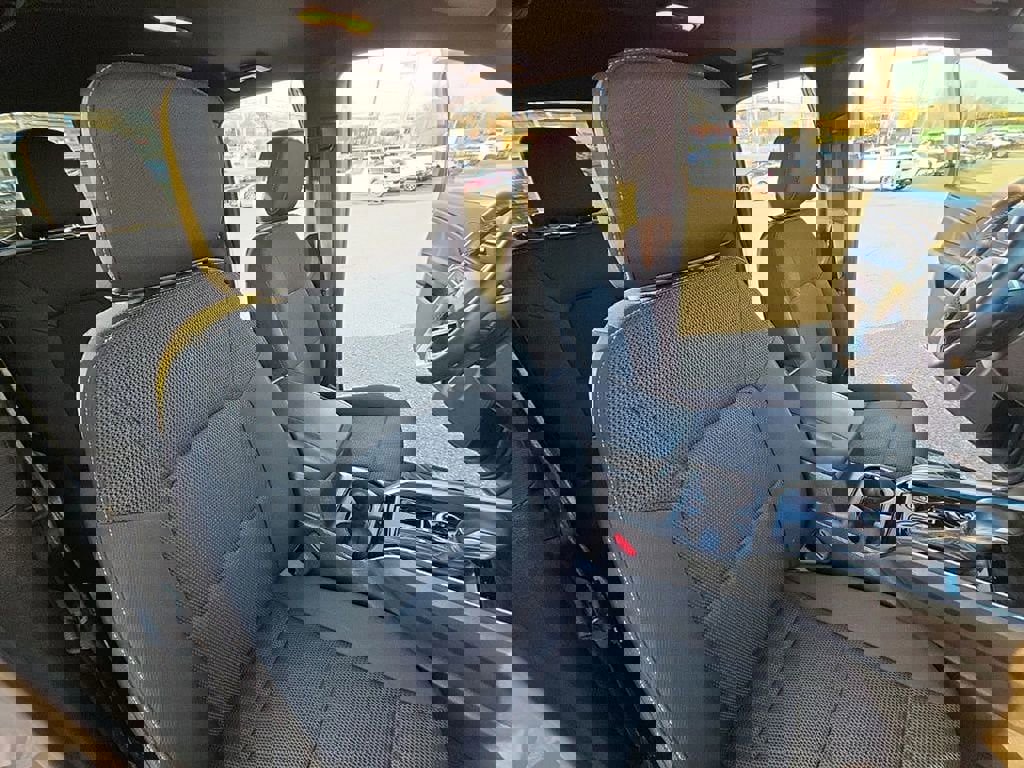 Used 2023 Chevrolet Colorado LT w/ LT Convenience Package image 21