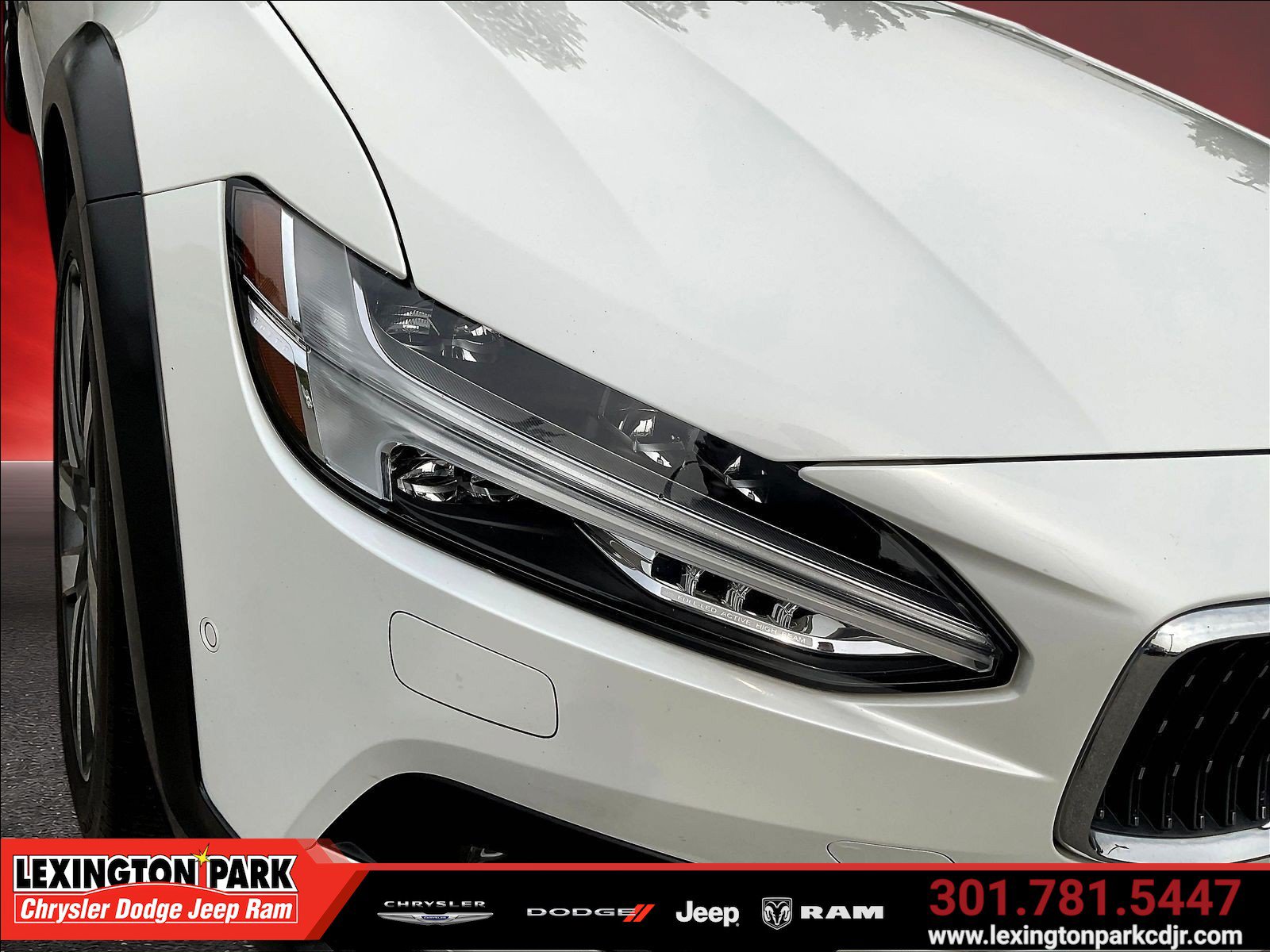 Used 2023 Volvo V90 B6 Cross Country Ultimate AWD/4WD image 31