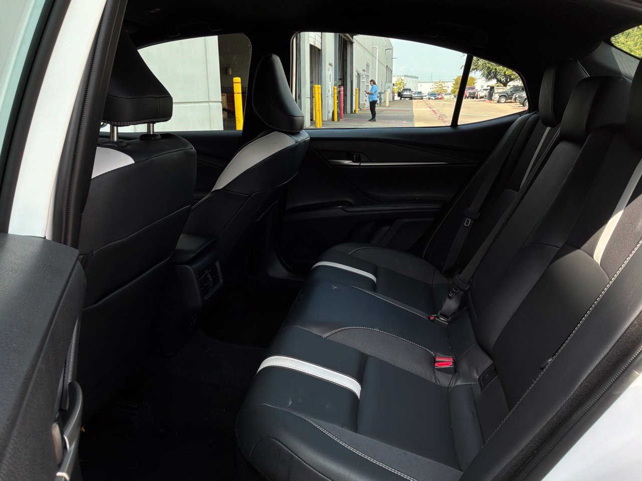 Used 2026 Toyota Camry SE FWD image 12