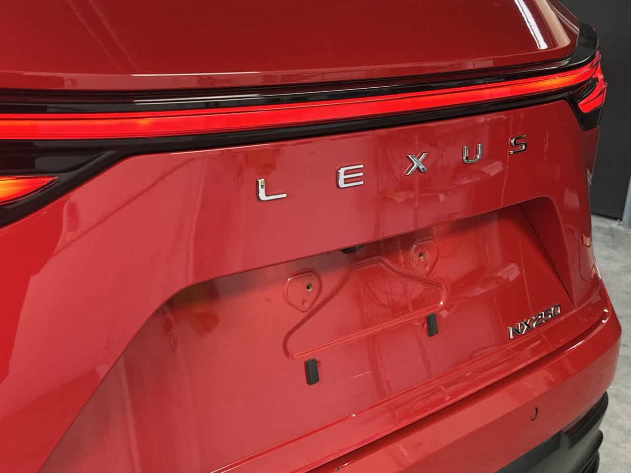 Used 2024 Lexus NX 250 FWD w/ Towing Package (2000 Lbs) image 10