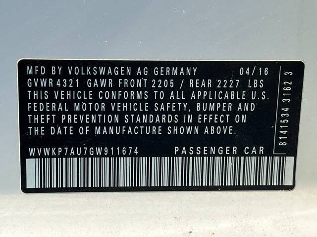 Used 2016 Volkswagen e-Golf SE FWD image 22