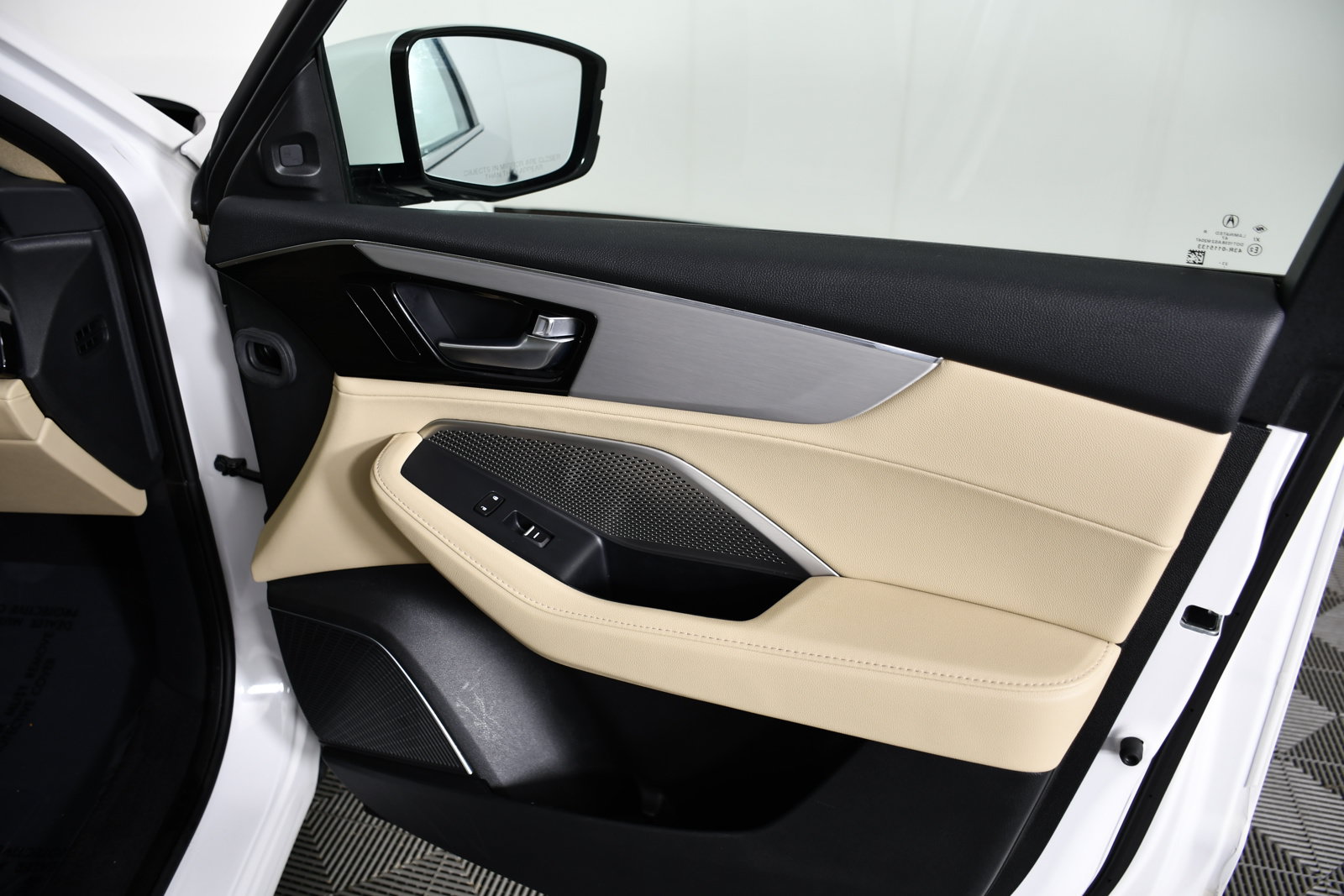 Used 2024 Acura MDX SH-AWD image 41