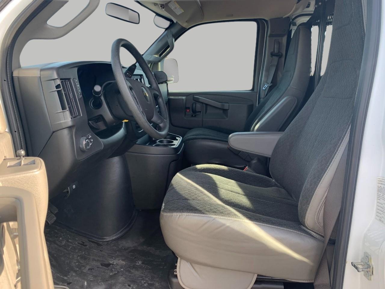 Used 2024 Chevrolet Express 2500 w/ Driver Convenience Package image 6