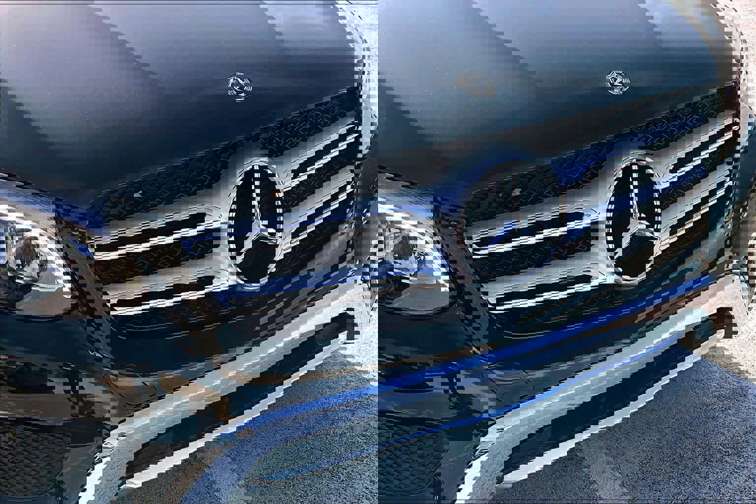 Used 2019 Mercedes-Benz GLC 350e 4MATIC image 30