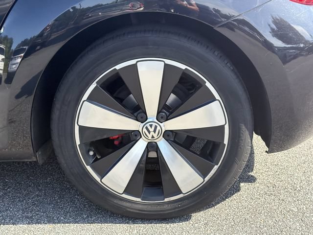 Used 2013 Volkswagen Beetle 2.0T FWD image 19