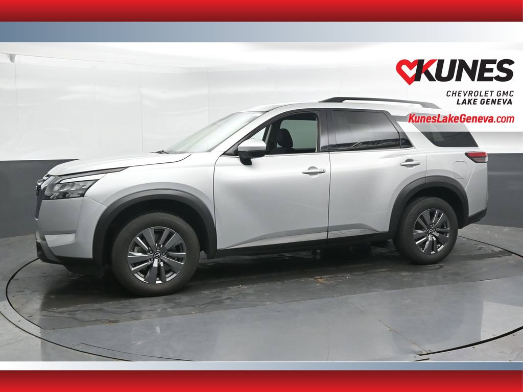 Used 2025 Nissan Pathfinder SV FWD image 8