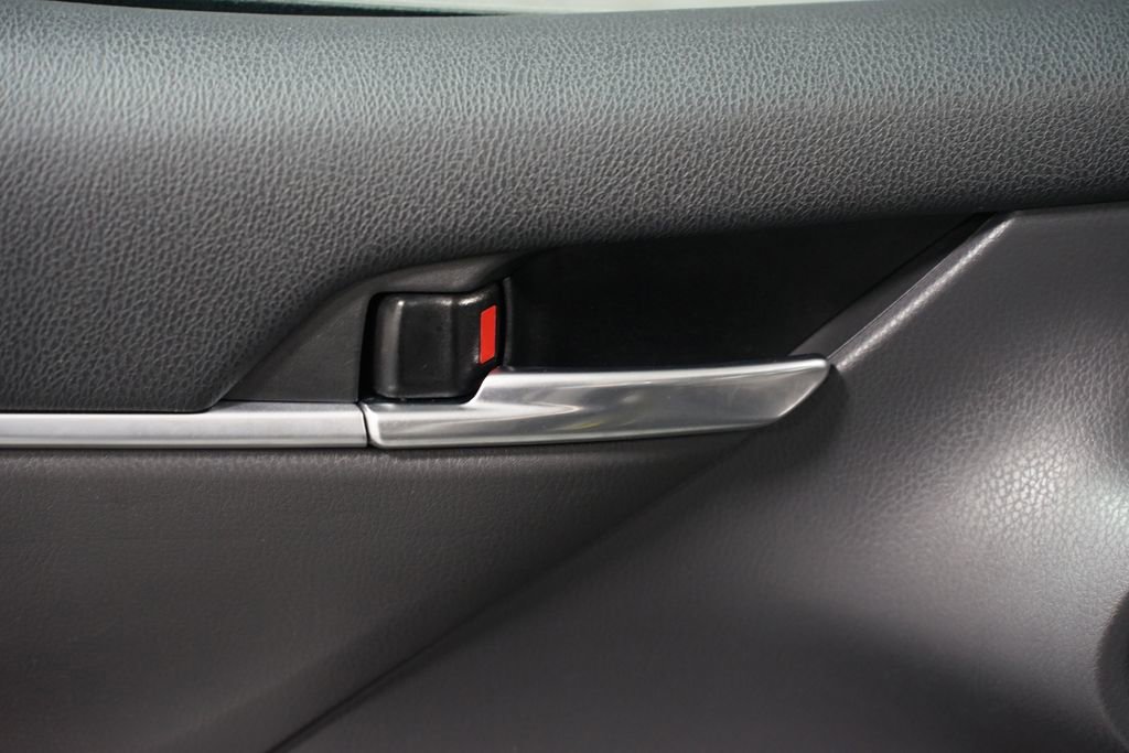 Certified 2023 Toyota Camry SE image 30