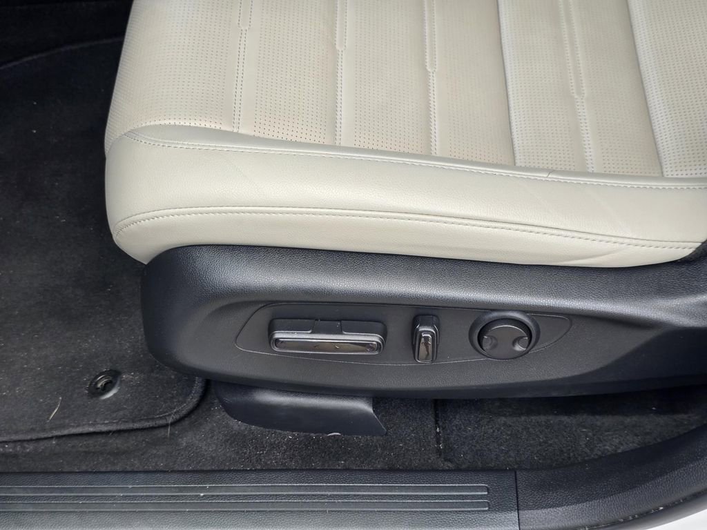 Used 2024 Honda CR-V EX-L image 28