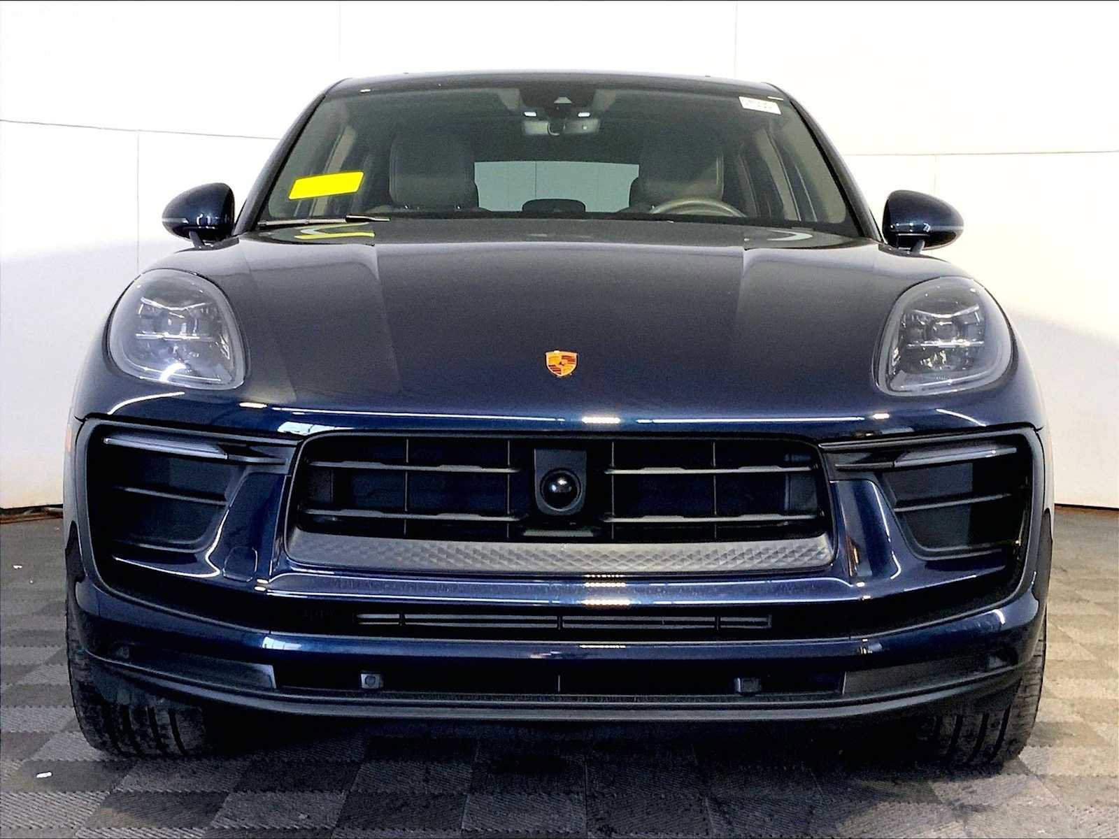 Certified 2023 Porsche Macan image 10