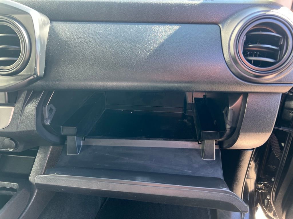 Used 2022 Toyota Tacoma SR w/ SR Convenience Package image 26