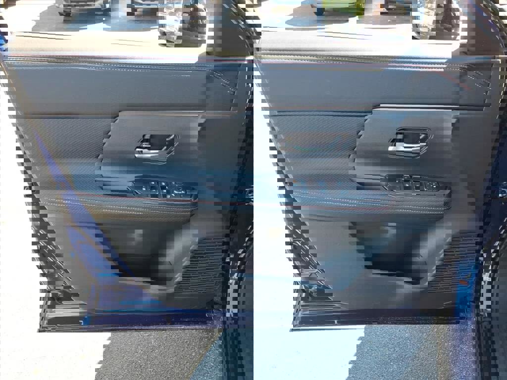 New 2026 Nissan Kicks SR w/ SR Premium Package image 7