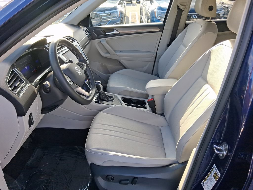 Used 2023 Volkswagen Tiguan SE FWD image 14