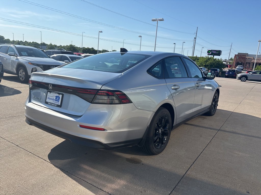 Certified 2025 Honda Accord SE image 5