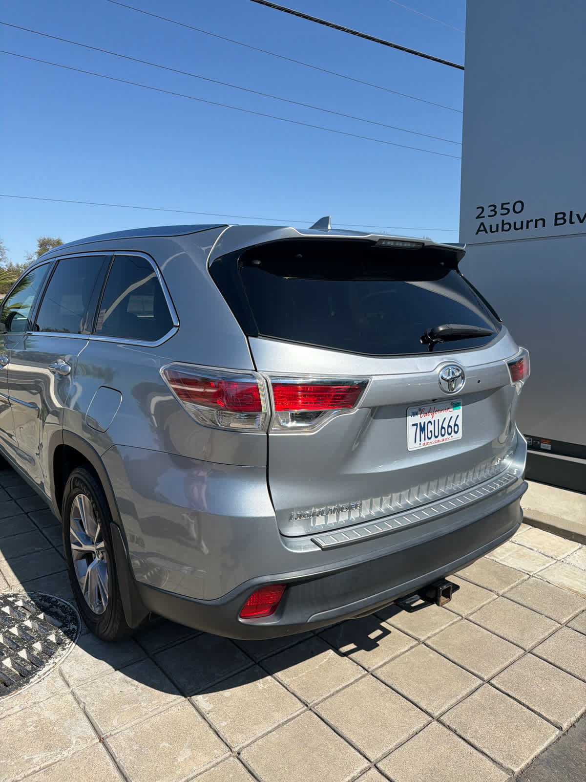 Used 2015 Toyota Highlander XLE AWD/4WD image 3