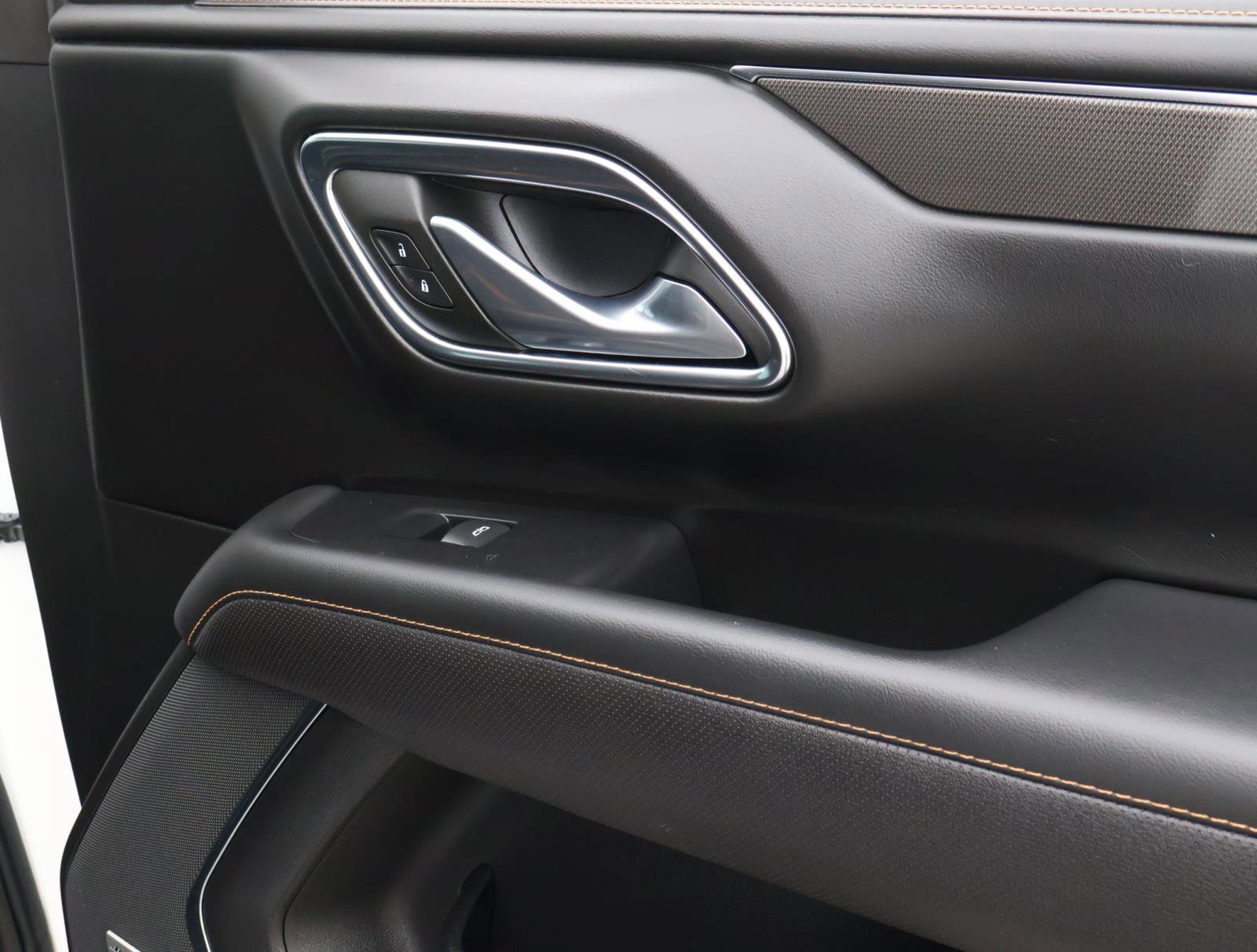 Used 2023 GMC Yukon AT4 w/ Technology Package image 18