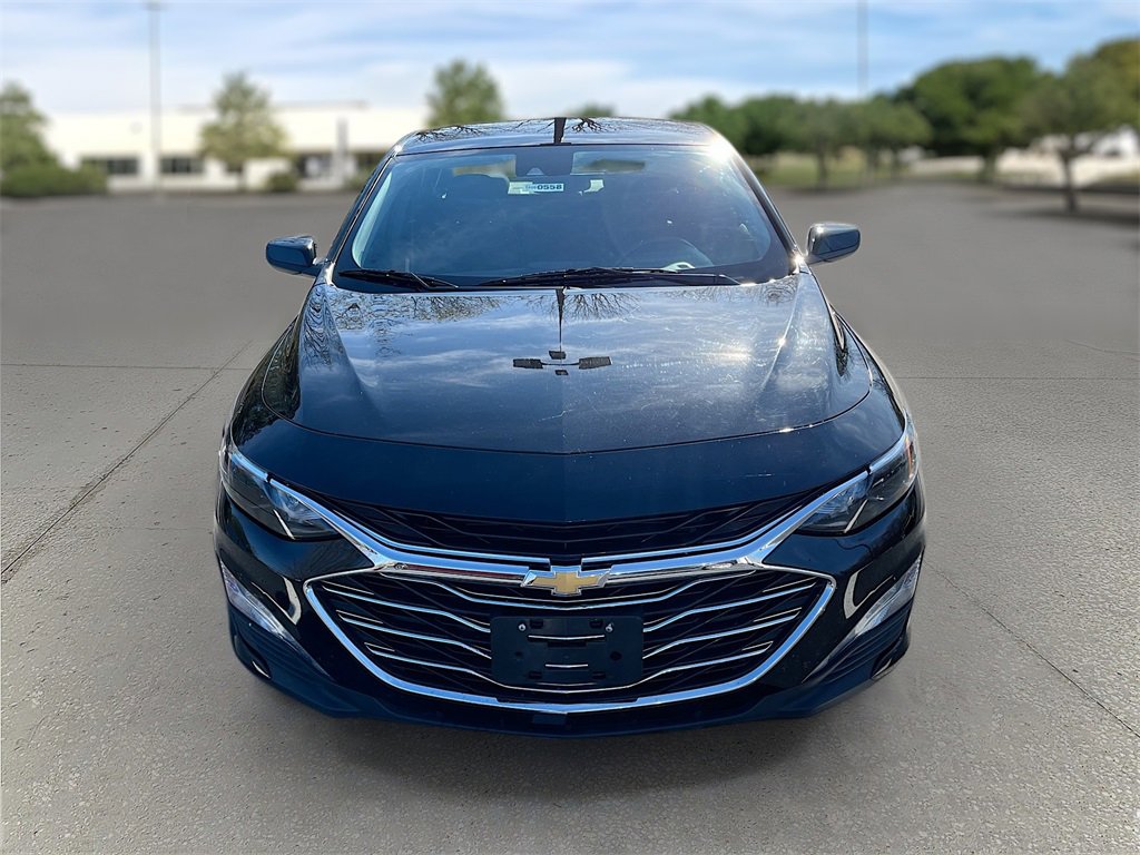 Used 2023 Chevrolet Malibu LT image 2