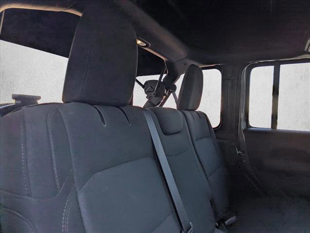 Used 2018 Jeep Wrangler Unlimited Sahara image 24