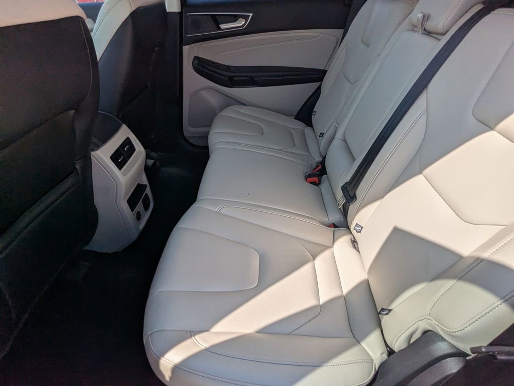 Used 2022 Ford Edge Titanium image 17